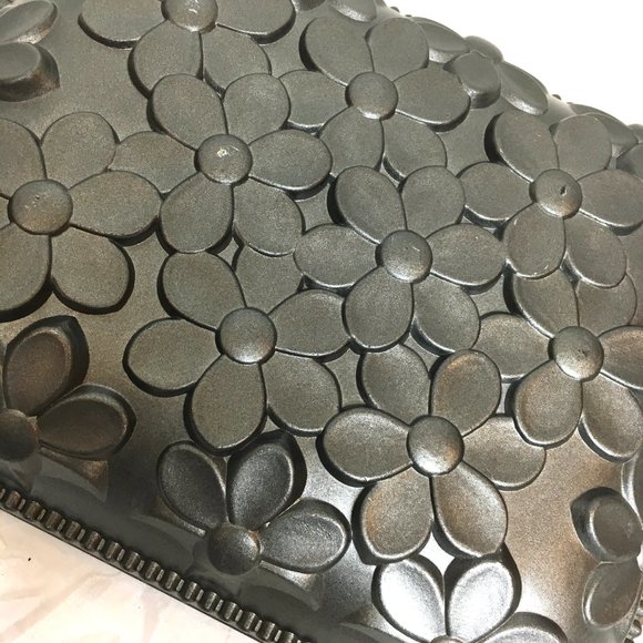 Nordic Ware Daisy Cake Pan-  9x13.5 Heavy Cast Aluminum made in the USA - Picture 3 of 13